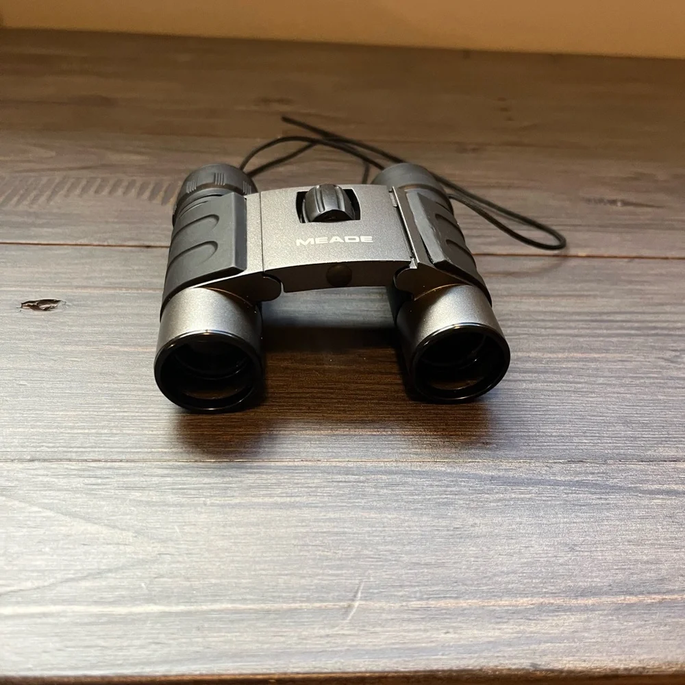 Black and Gray Binoculars